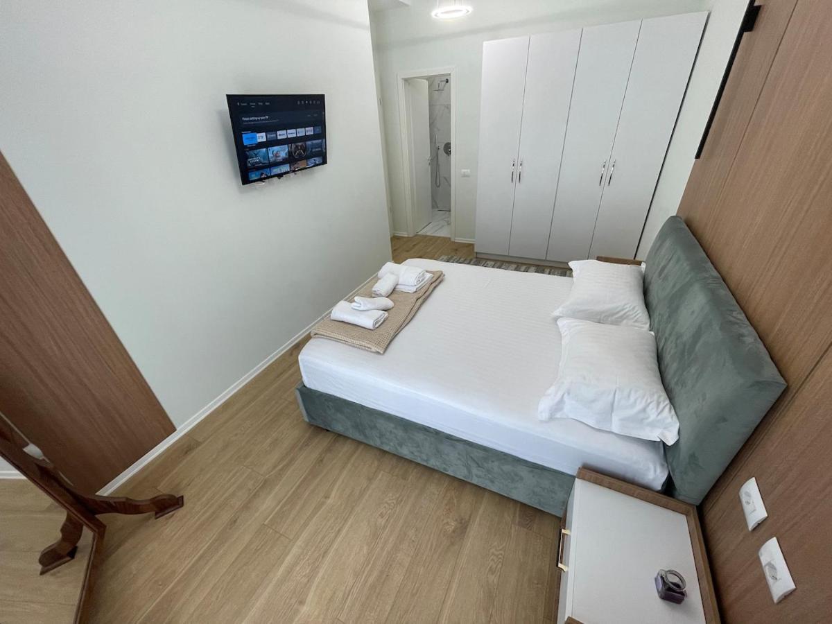 Jona Lovely 2 Bedroom 2 Bathroom Ap Free Parking * Tirana