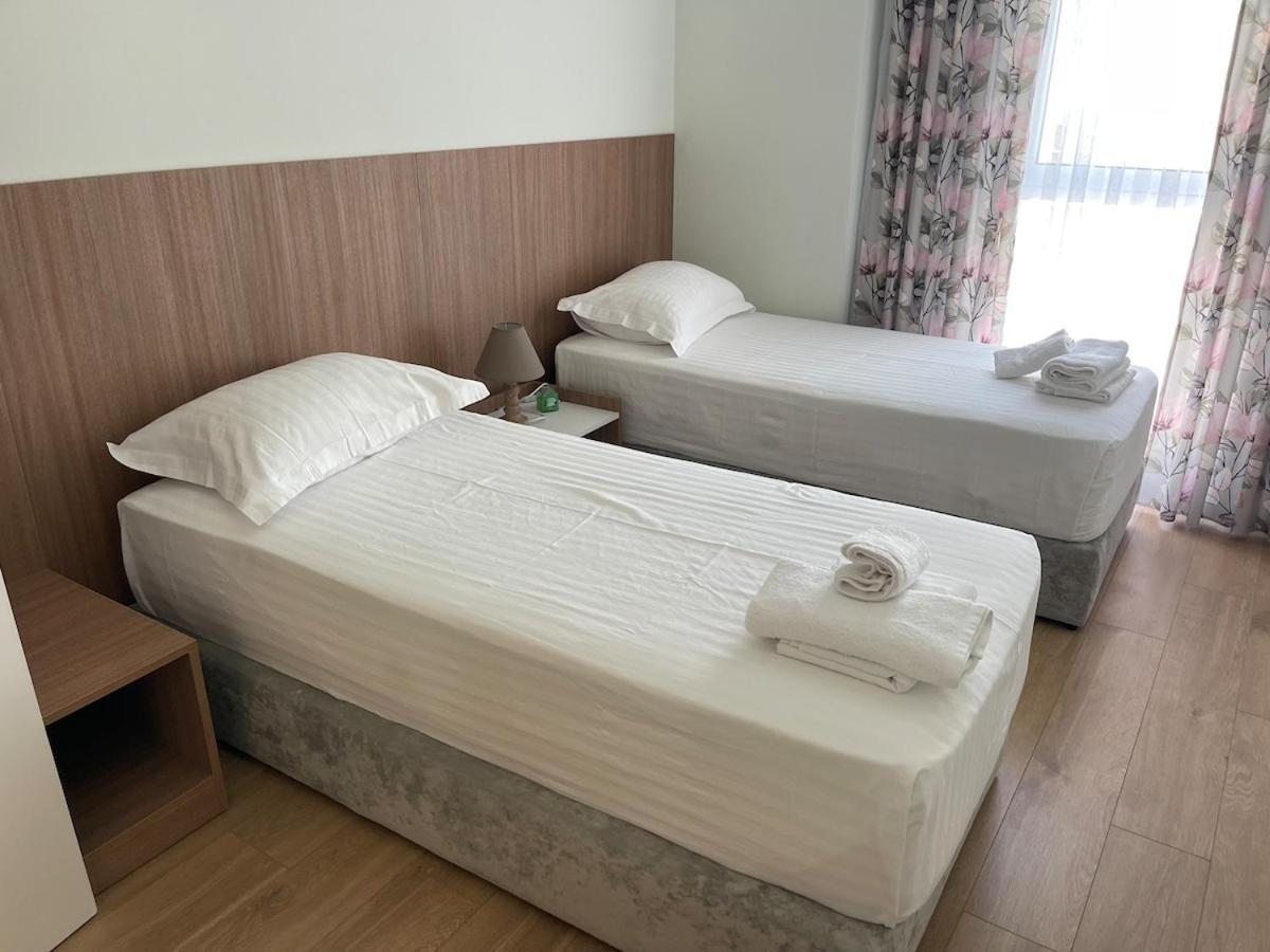 Jona Lovely 2 Bedroom 2 Bathroom Ap Free Parking Apartment Tirana