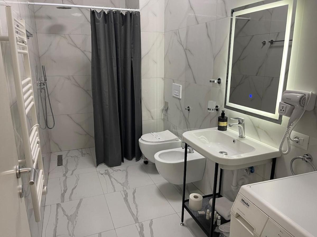 Jona Lovely 2 Bedroom 2 Bathroom Ap Free Parking *