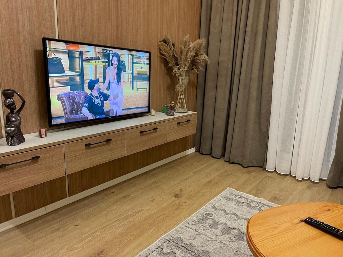 Jona Lovely 2 Bedroom 2 Bathroom Ap Free Parking