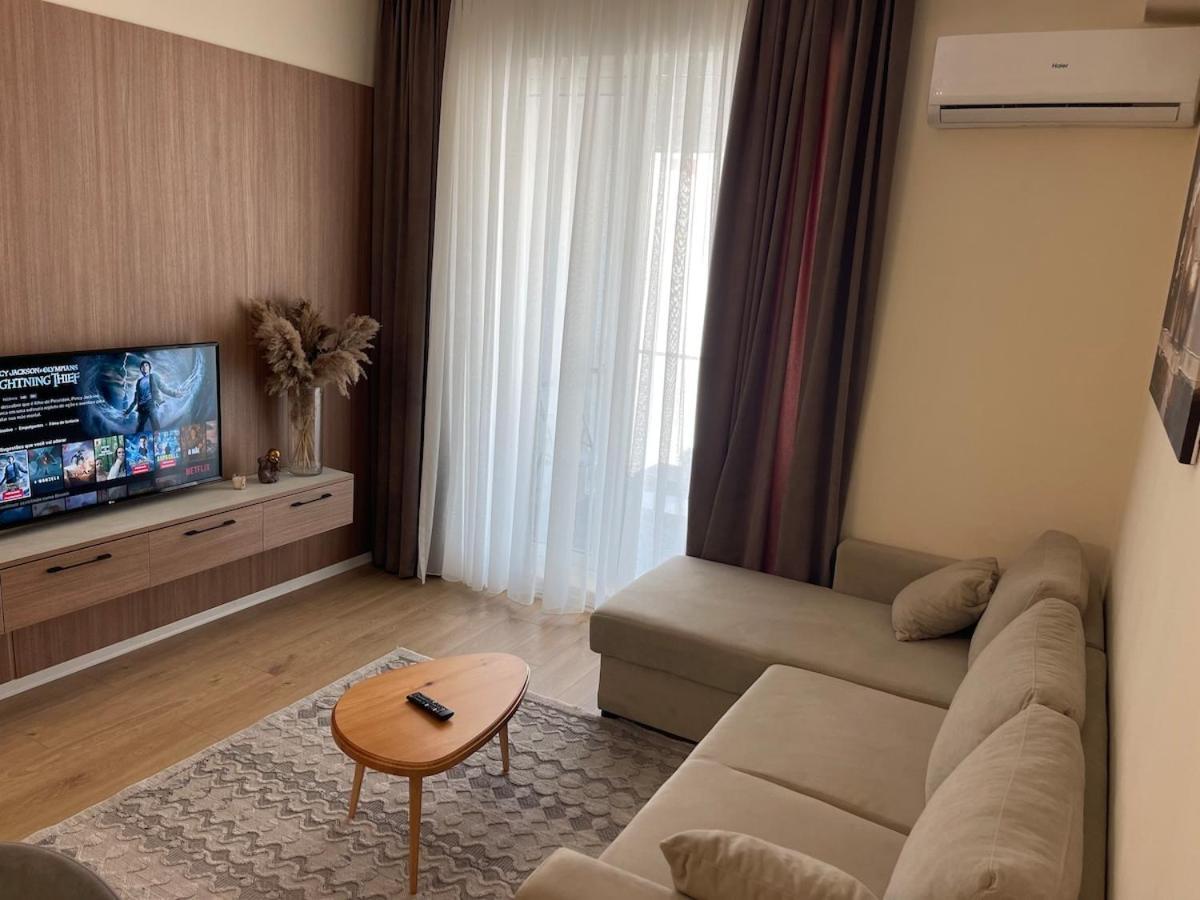 Jona Lovely 2 Bedroom 2 Bathroom Ap Free Parking Apartment Tirana