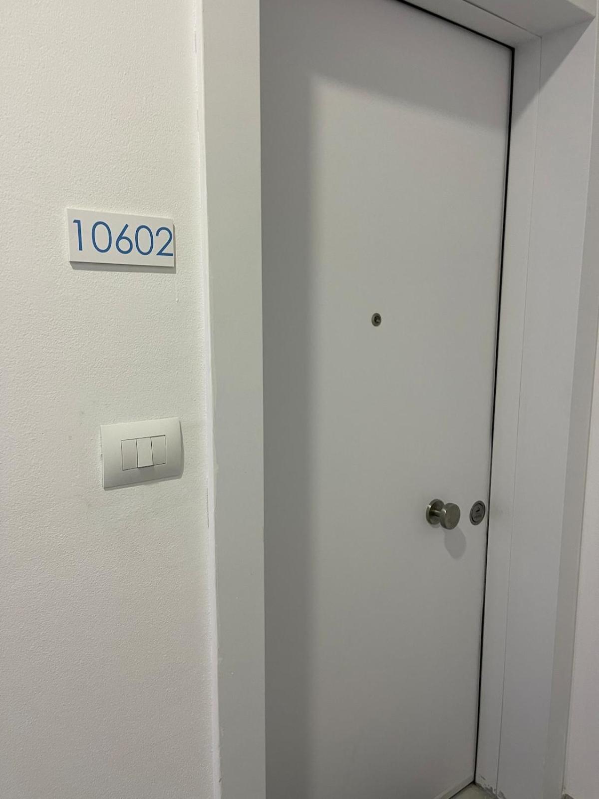 Jona Lovely 2 Bedroom 2 Bathroom Ap Free Parking Apartment
