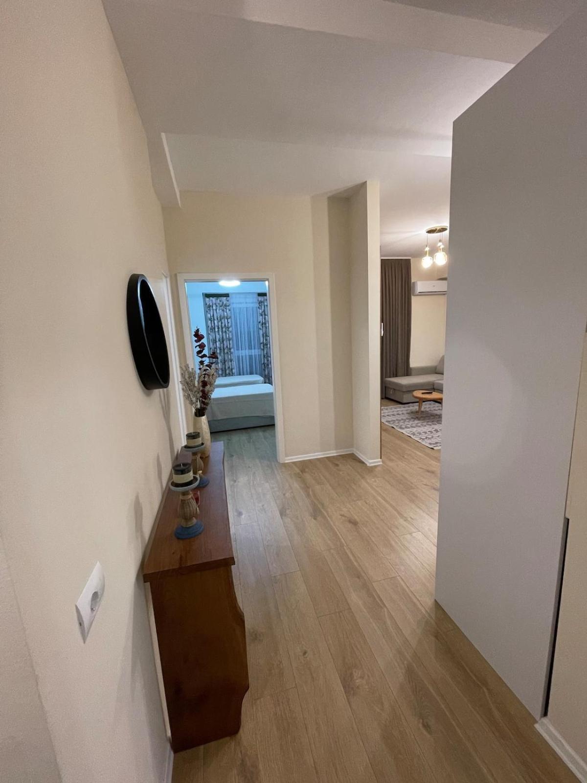 Jona Lovely 2 Bedroom 2 Bathroom Ap Free Parking *