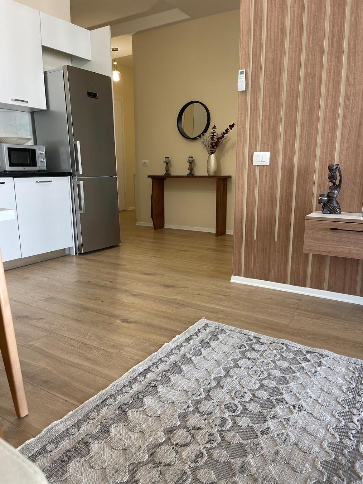Jona Lovely 2 Bedroom 2 Bathroom Ap Free Parking Apartment Tirana